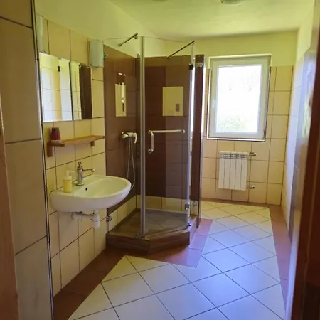 U Kuby ホームステイ コシチェリスコ